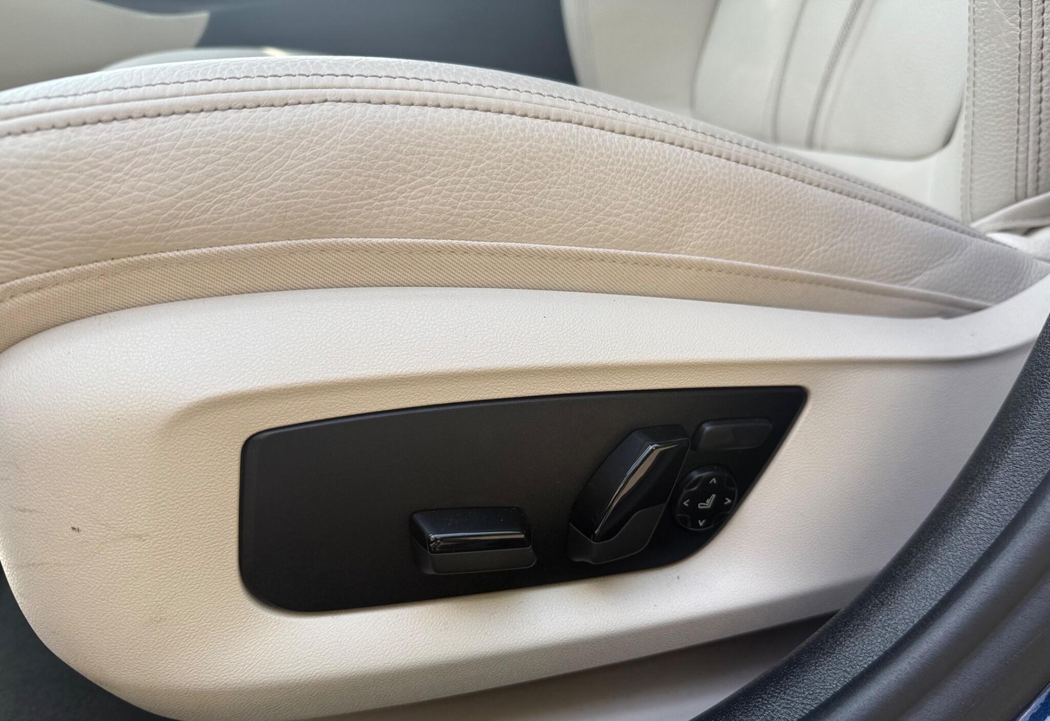 BMW 5 Series view 28
