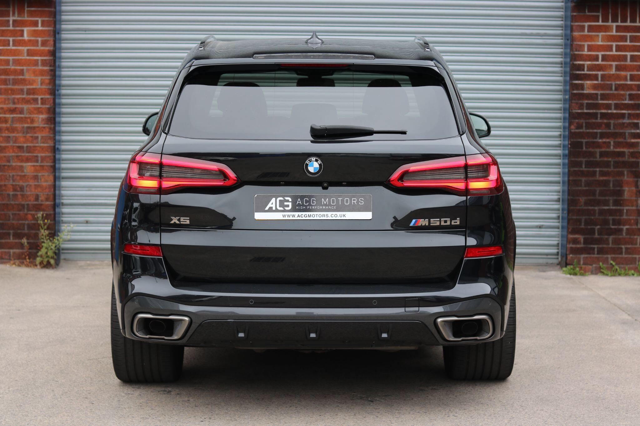 BMW X5 view 4