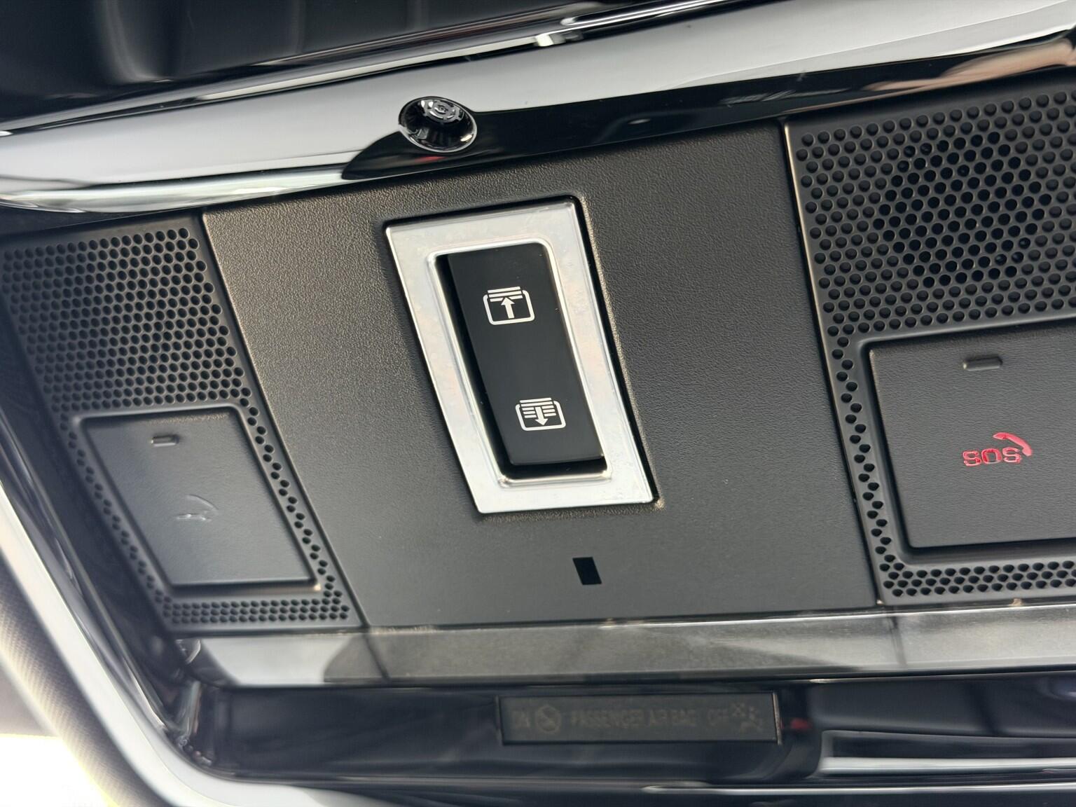 Land Rover Range Rover Velar view 28