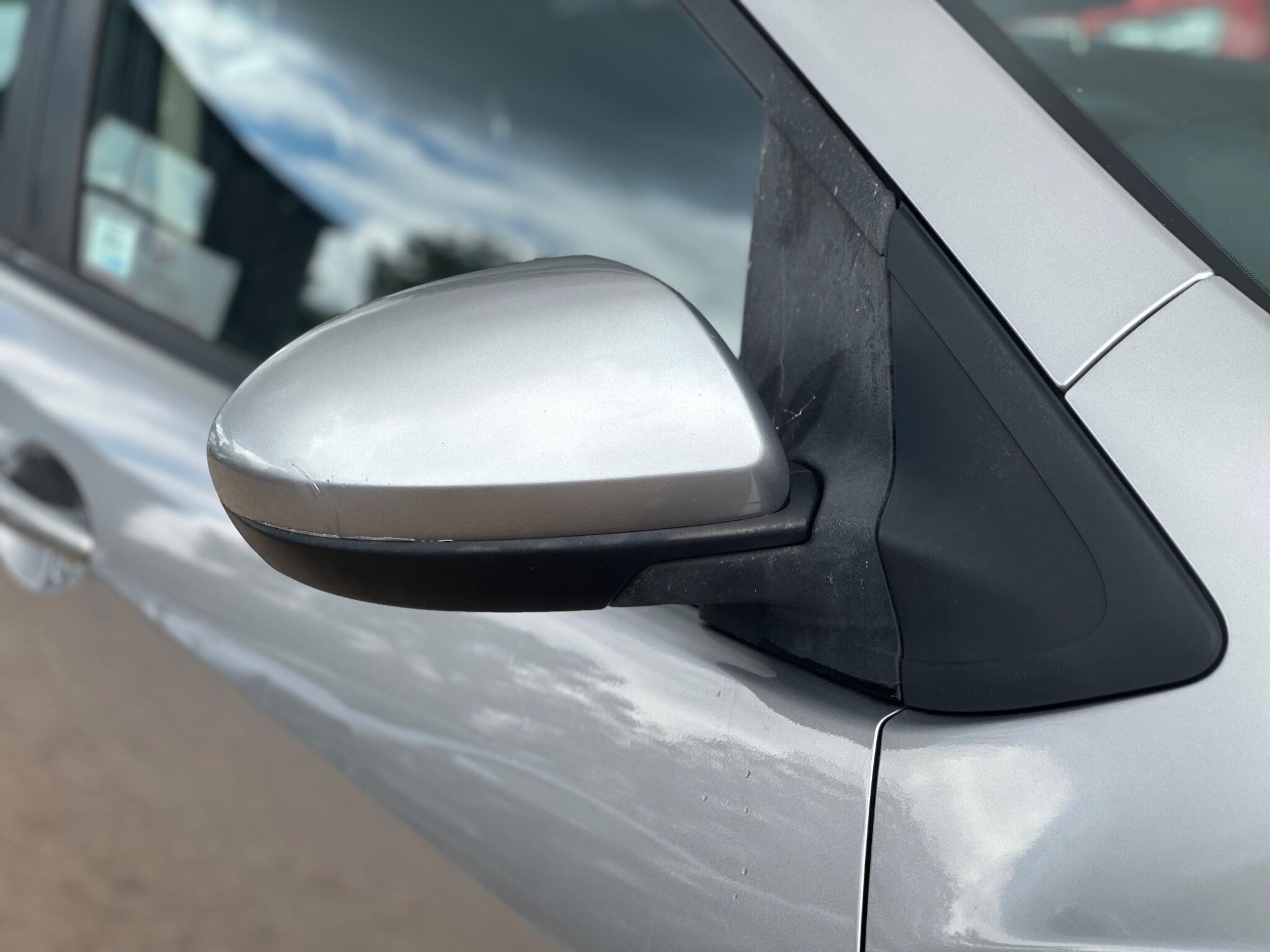 Mazda Mazda2 view 20