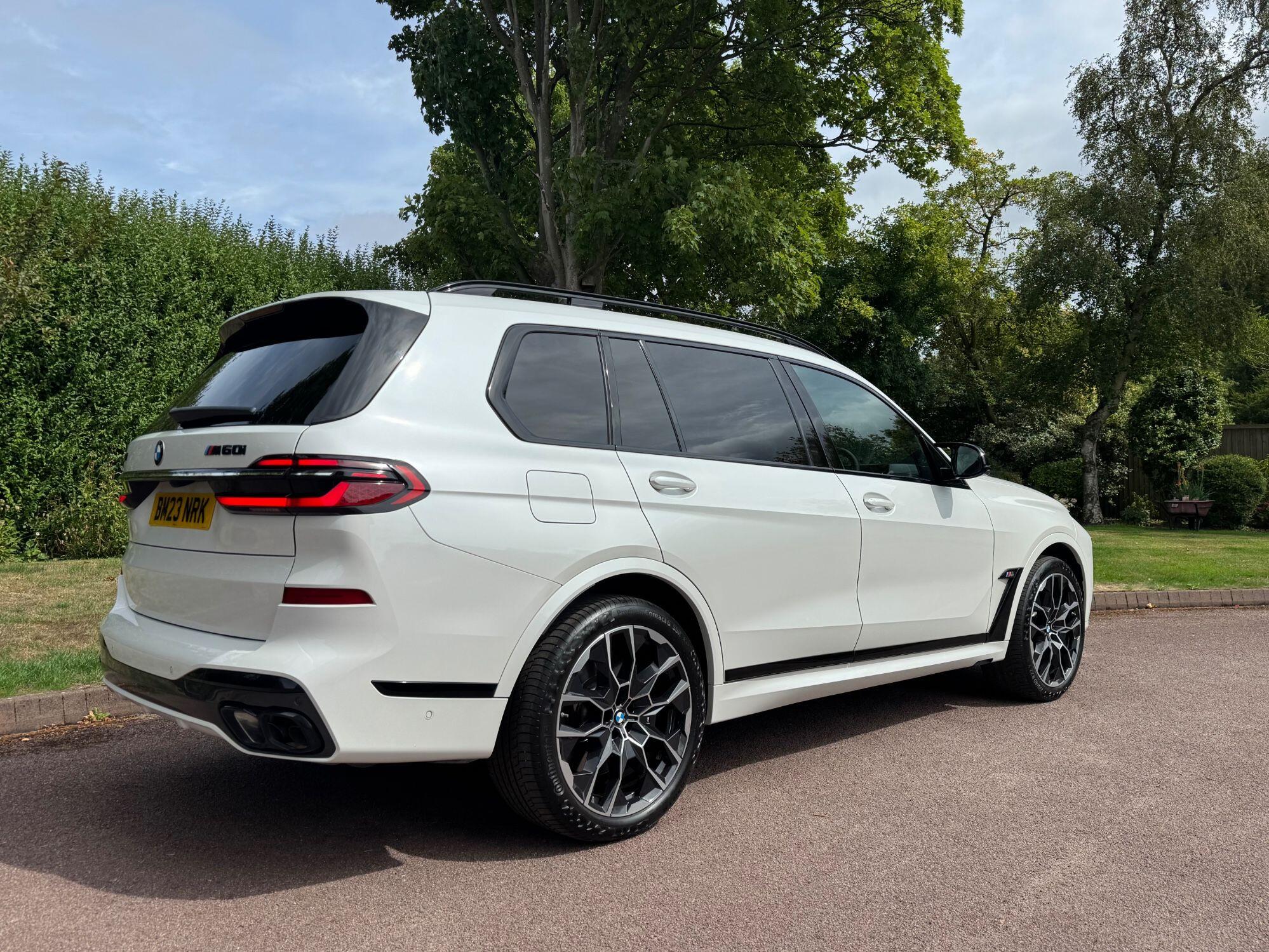BMW X7 view 9