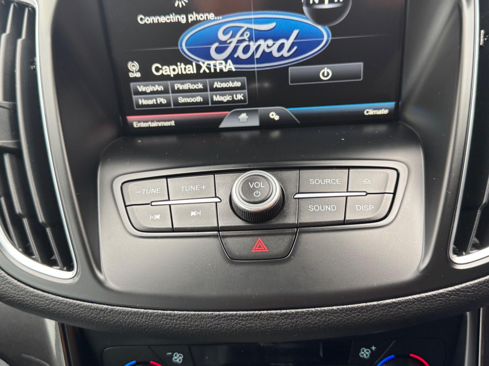 Ford C-Max view 15