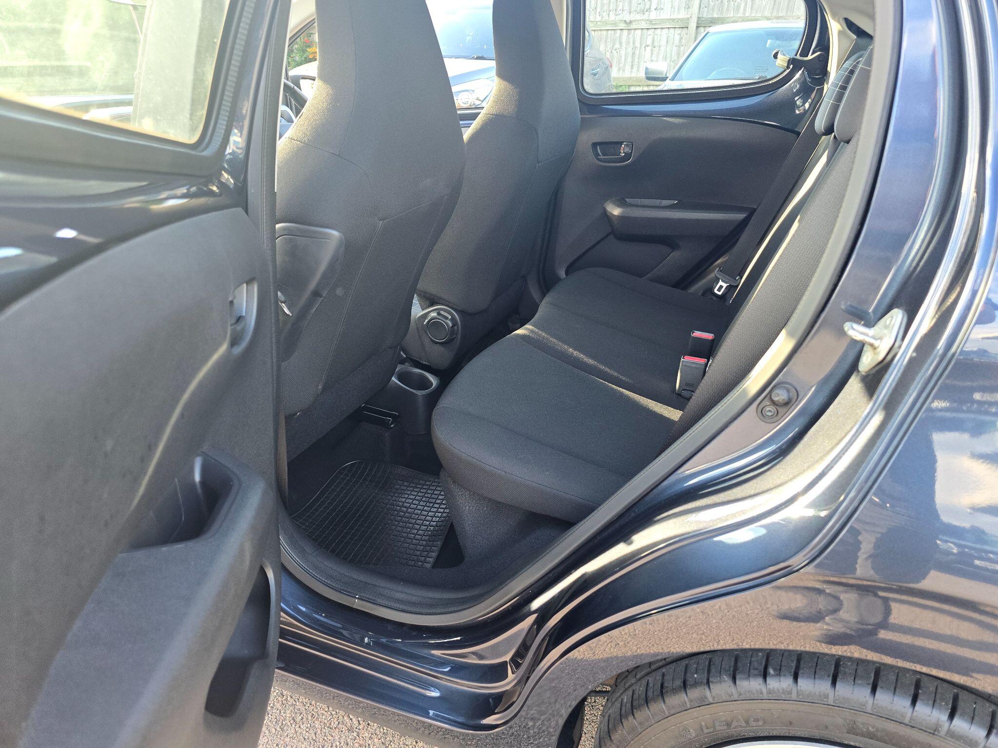 Peugeot 108 view 44