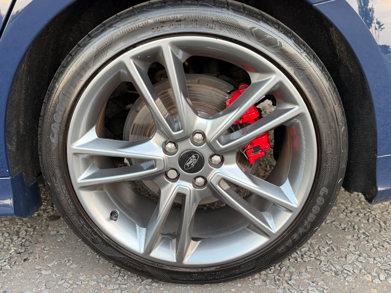 Ford Mondeo view 24