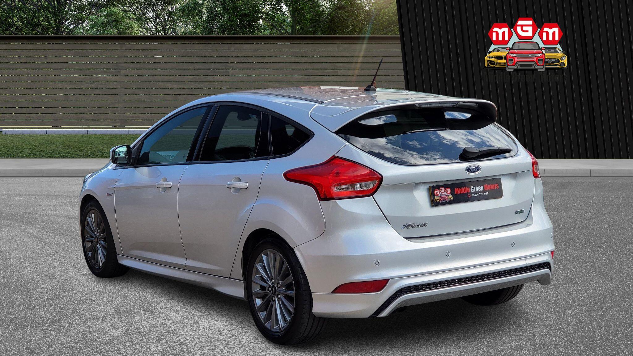 Ford Focus view 5