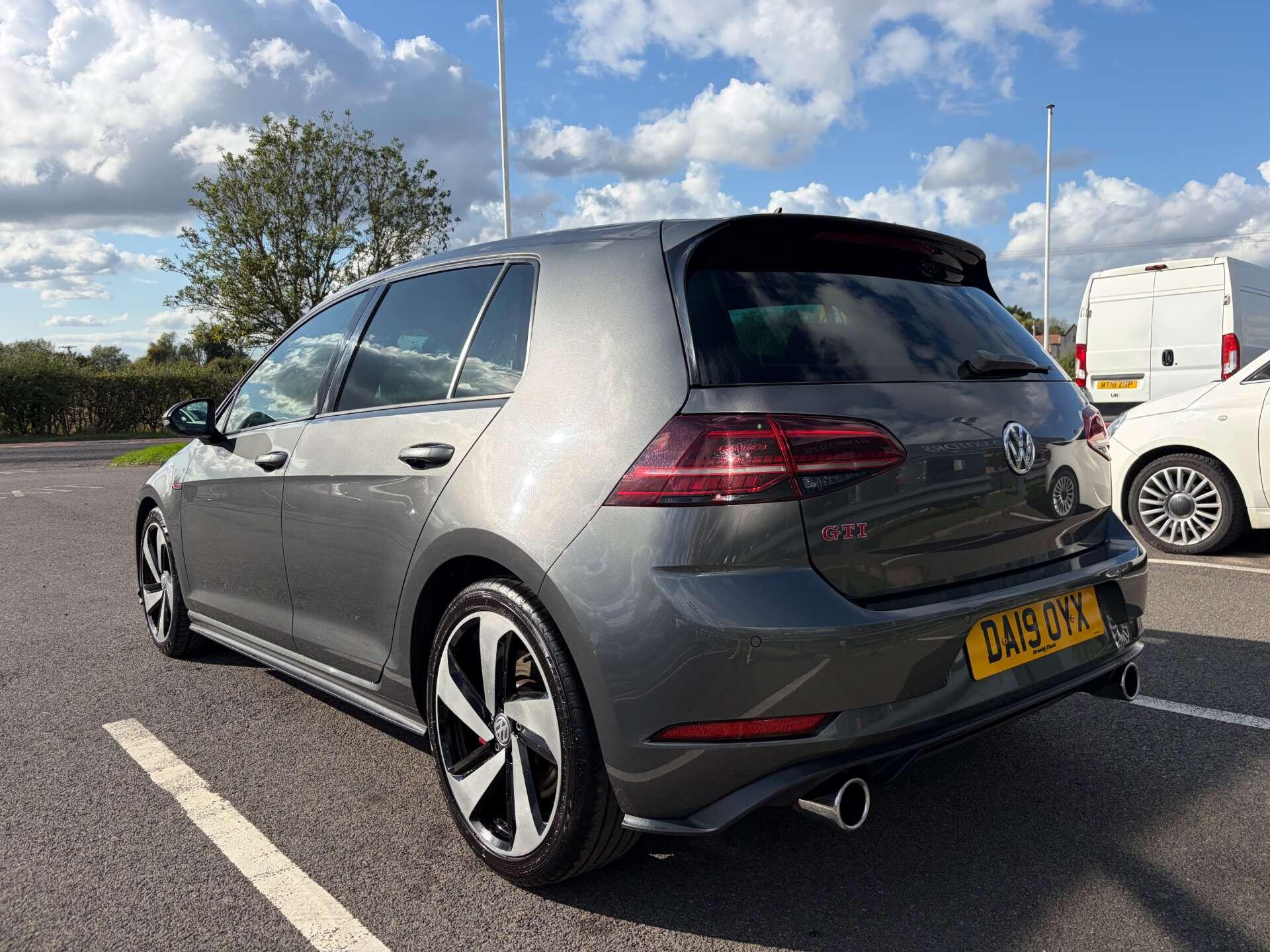 Volkswagen Golf view 6