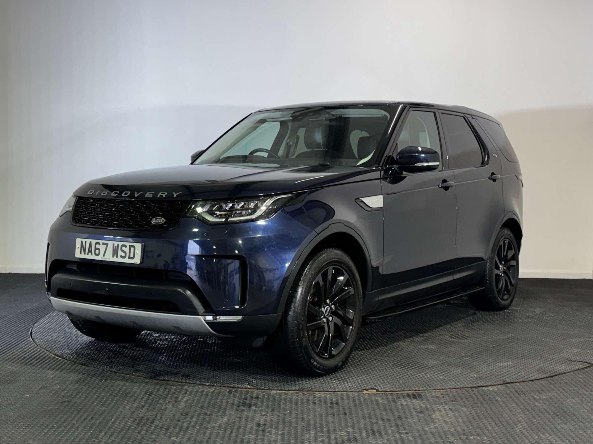 Land Rover Discovery view 3