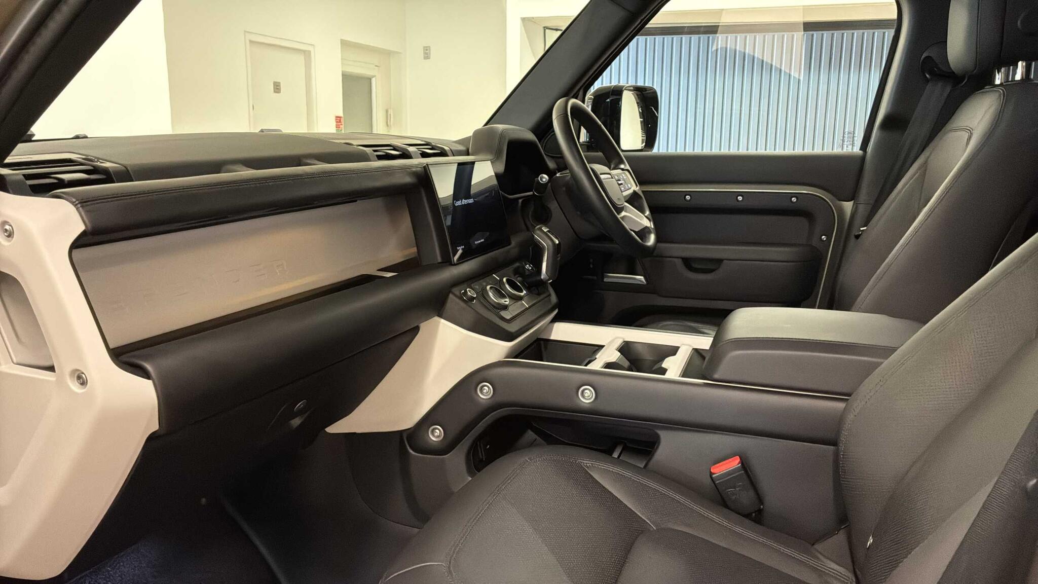 Land Rover Defender view 3
