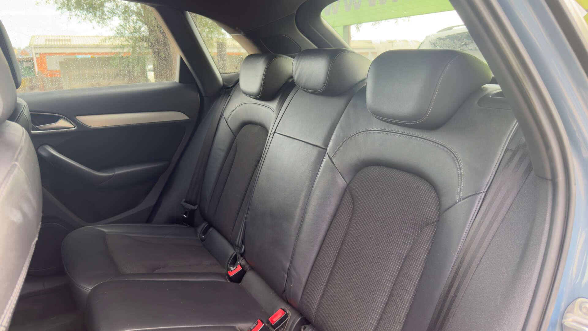 Audi Q3 view 11