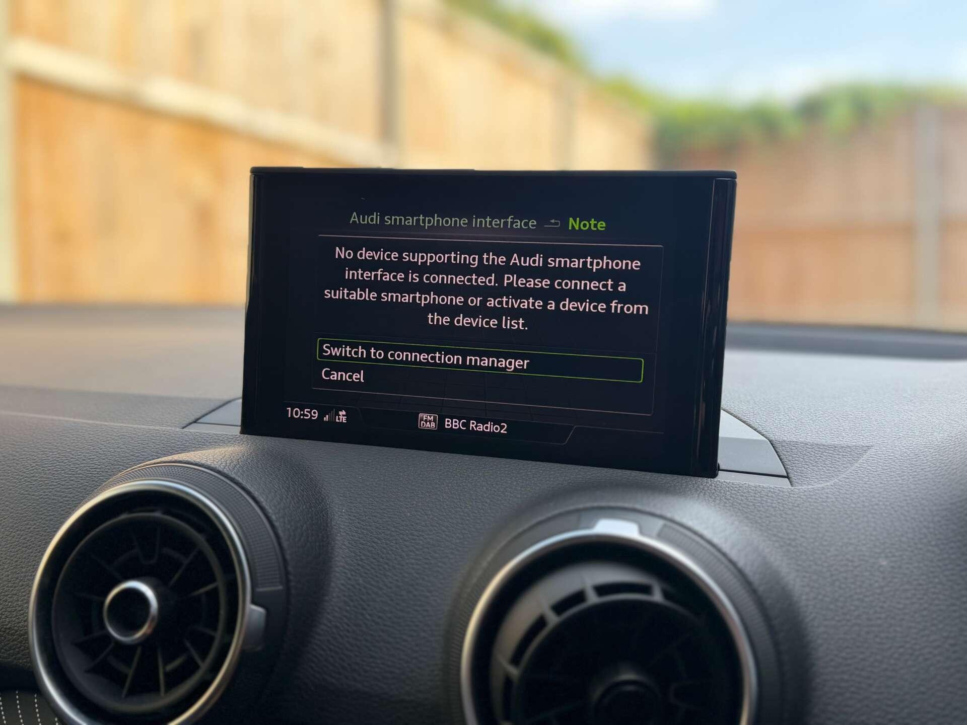 Audi Q2 view 26