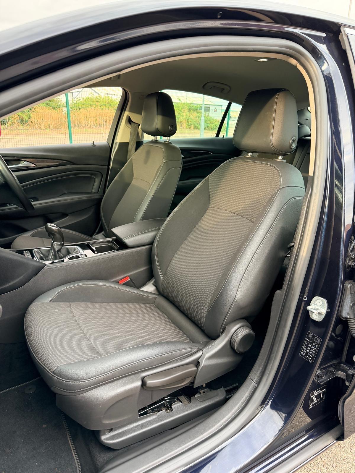 Vauxhall Insignia view 11
