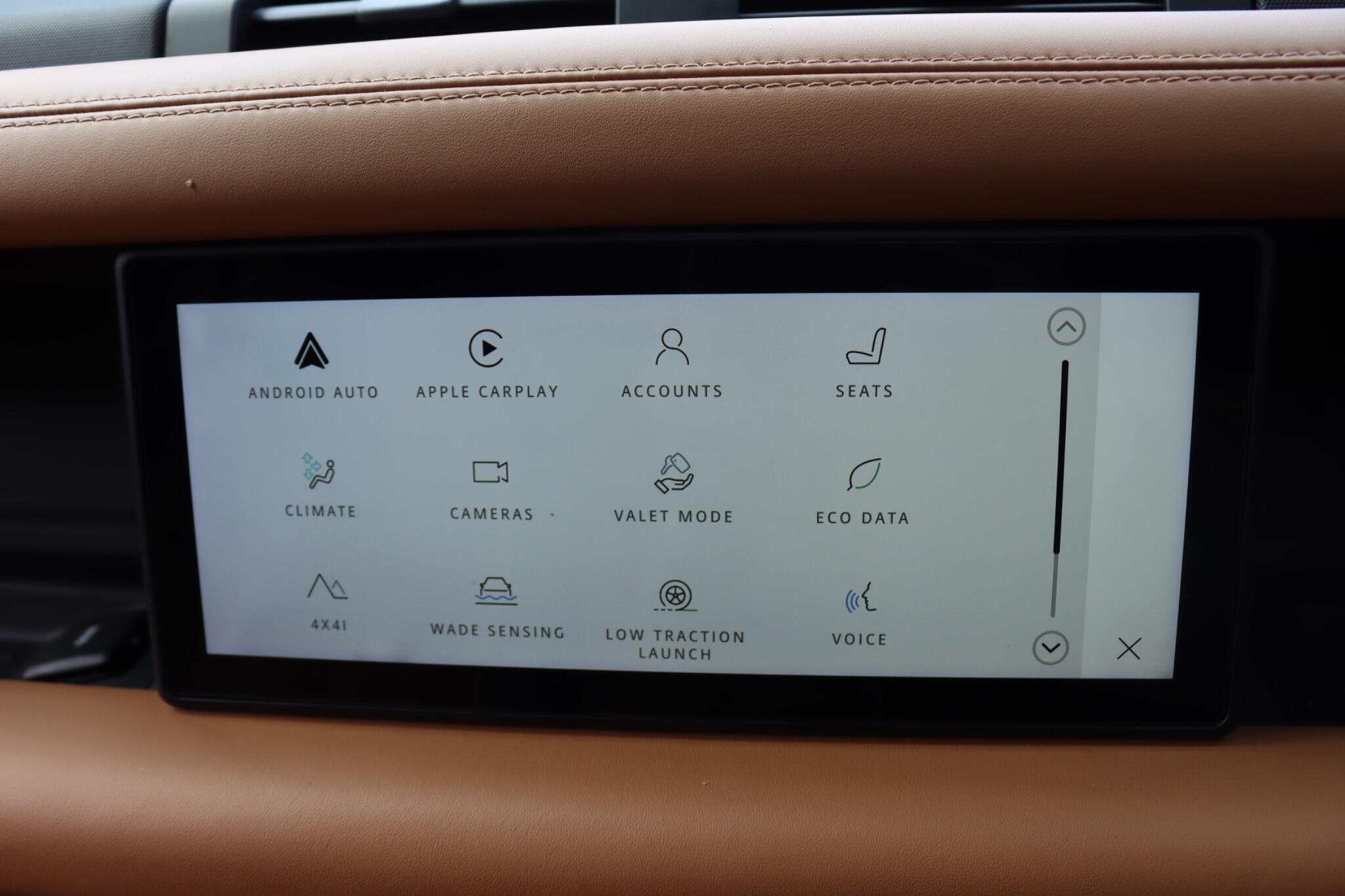 Land Rover Defender view 34