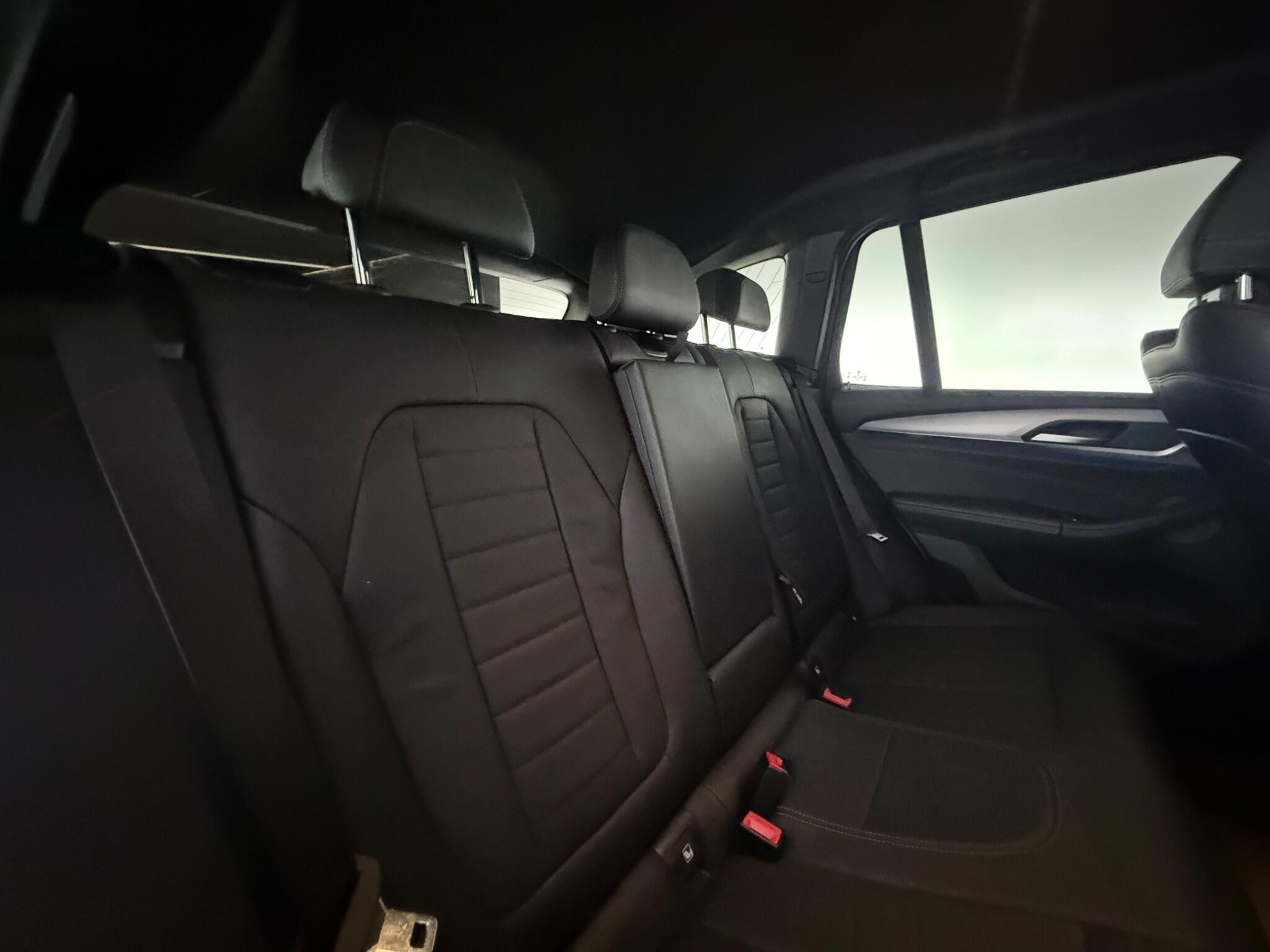 BMW X3 view 32