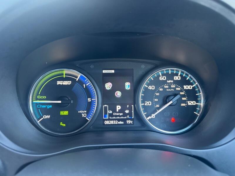 Mitsubishi Outlander view 18