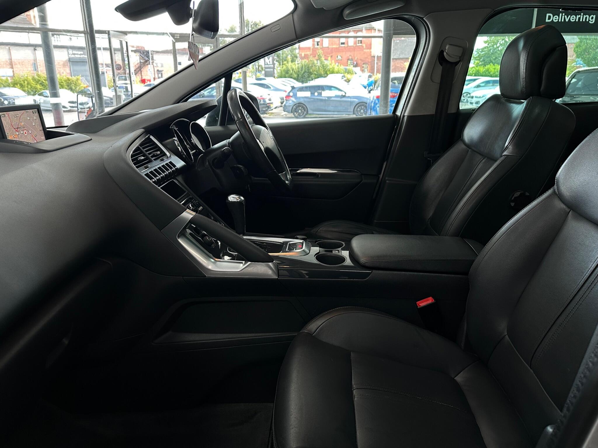 Peugeot 3008 view 34