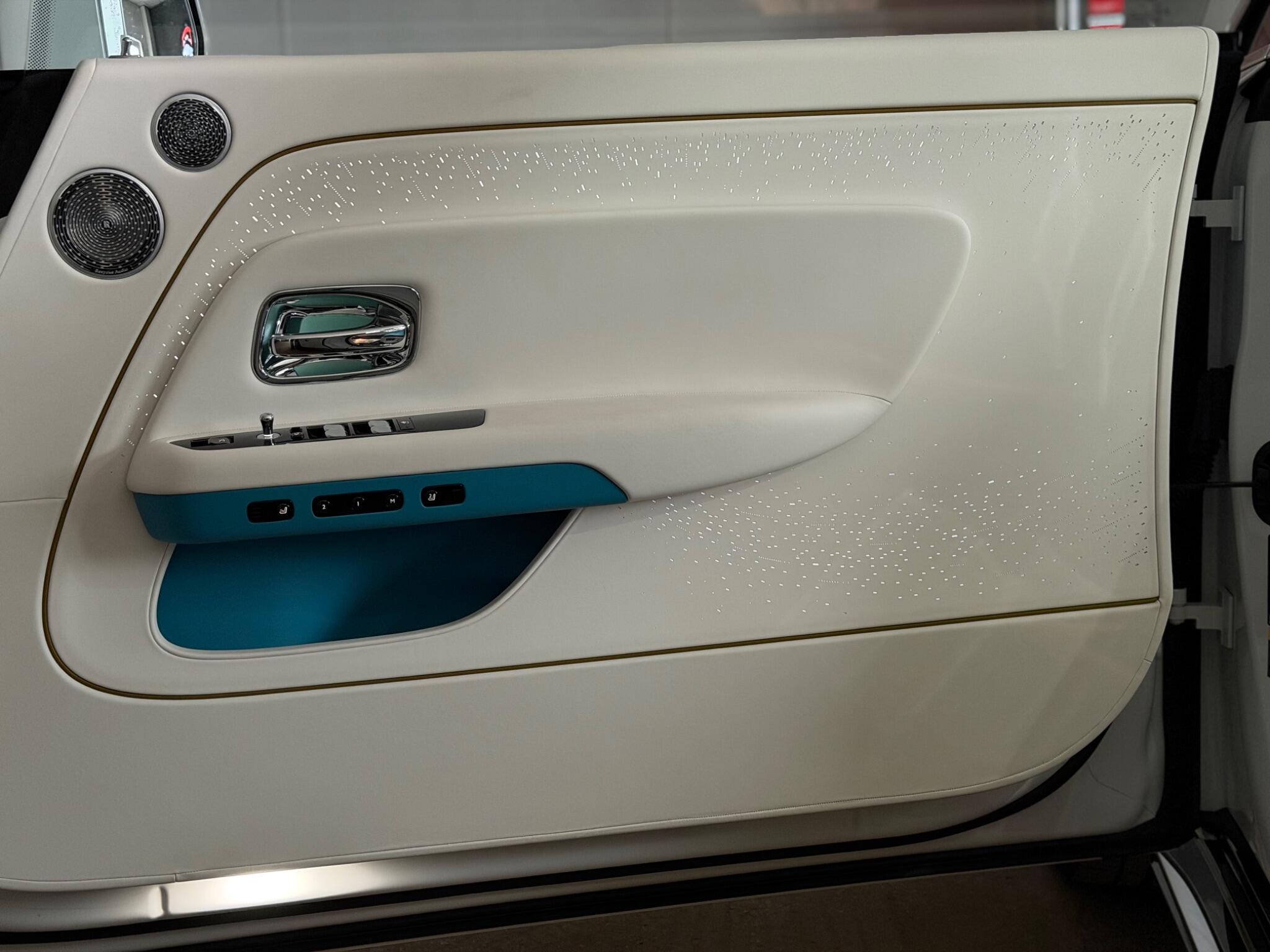 Rolls-Royce Spectre view 58
