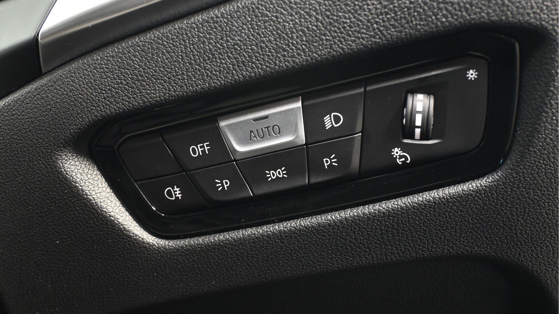 BMW i4 view 25