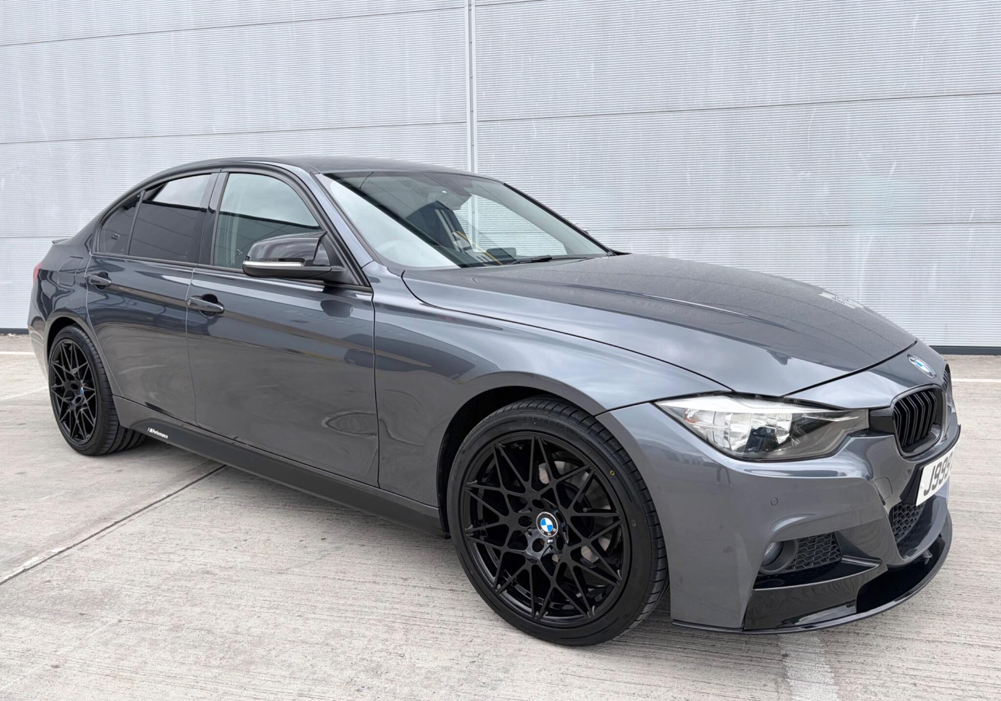 BMW 3 Series view 9