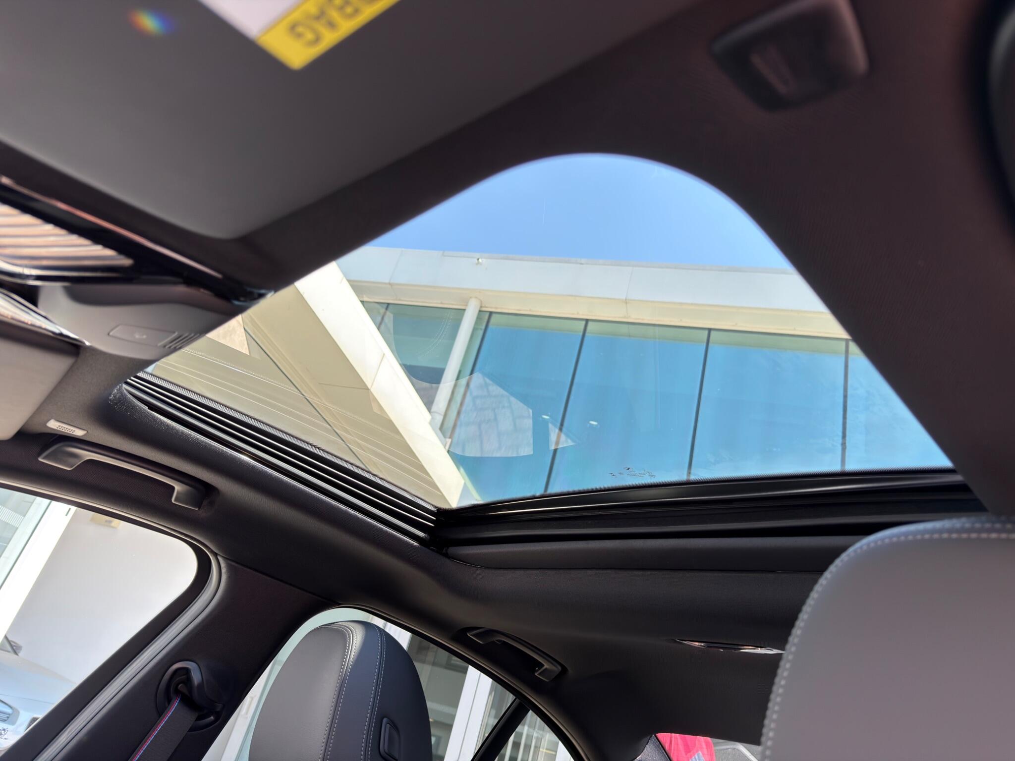 BMW 3 Series view 38