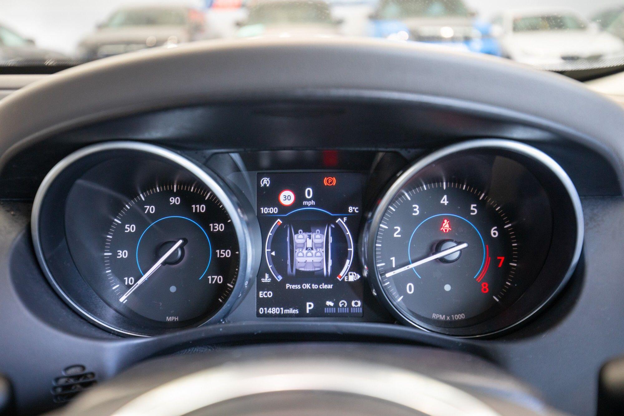 Jaguar Xe view 21