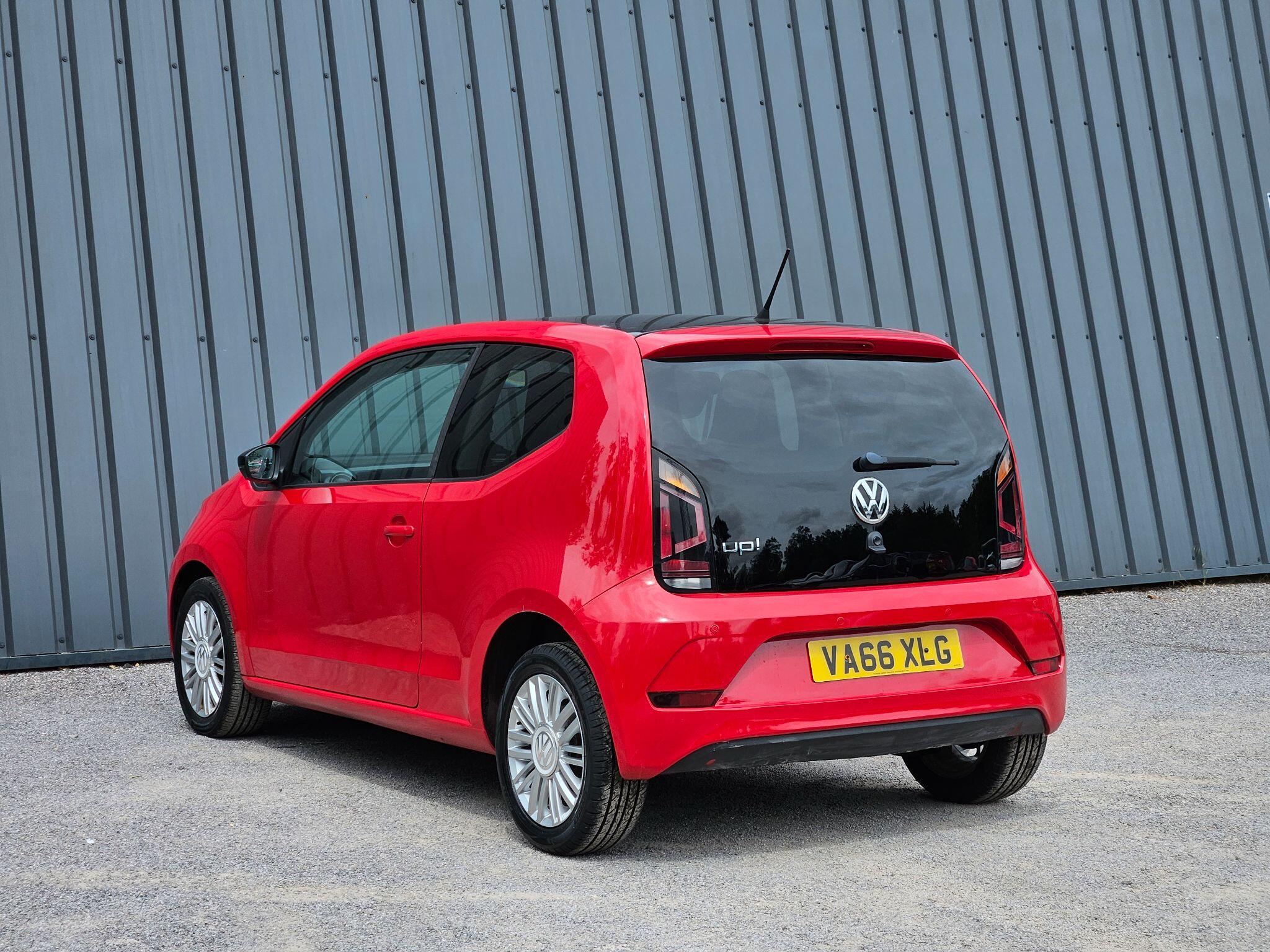 2017 Volkswagen up! image 12