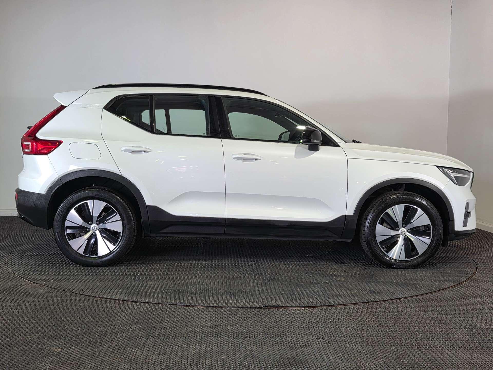 Volvo XC40 view 8