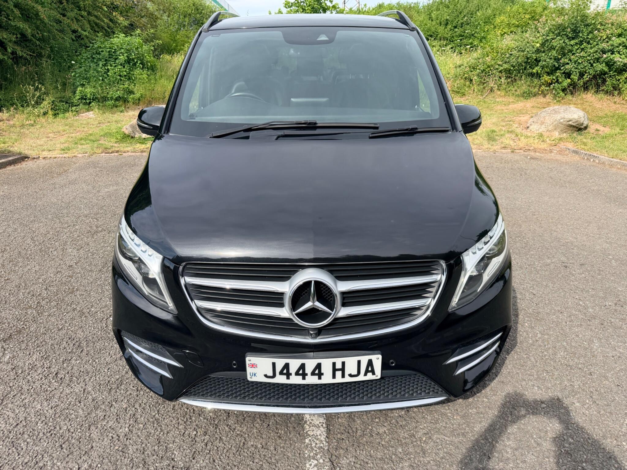 Mercedes-Benz V-Class view 2