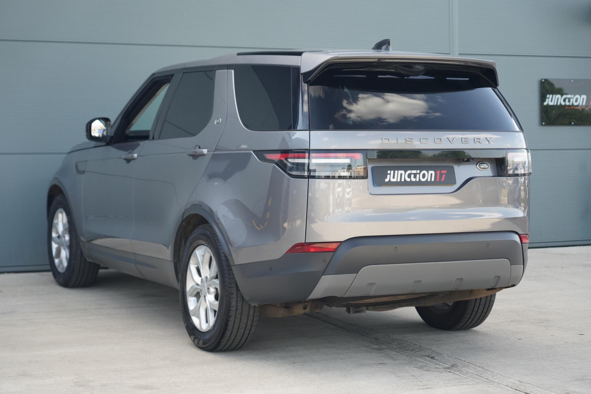 Land Rover Discovery view 7