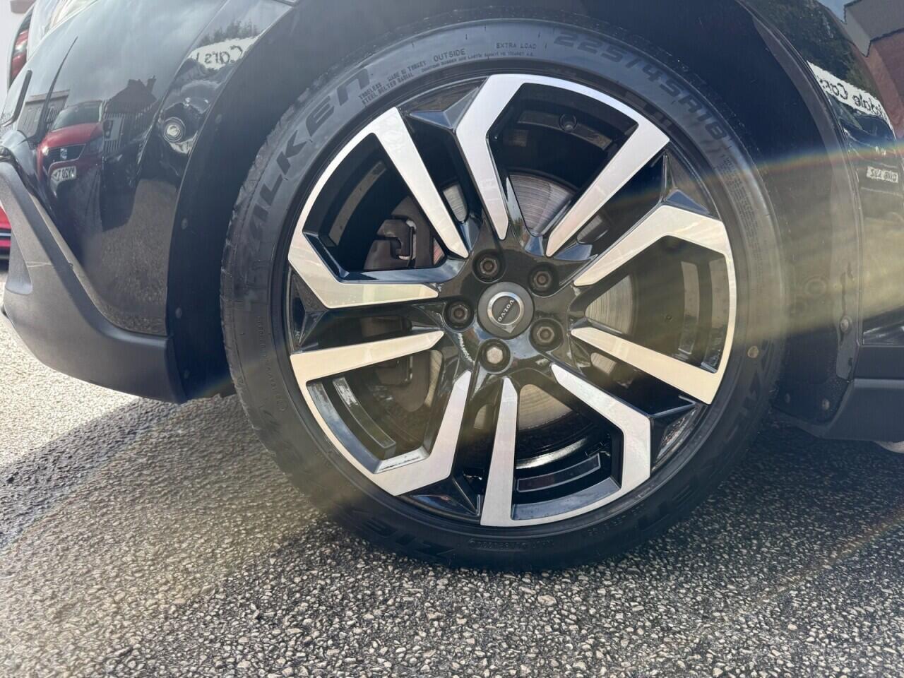 Volvo V40 Cross Country view 39