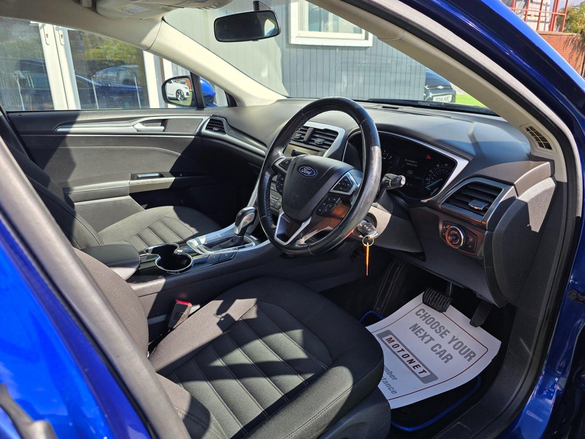 Ford Mondeo view 16