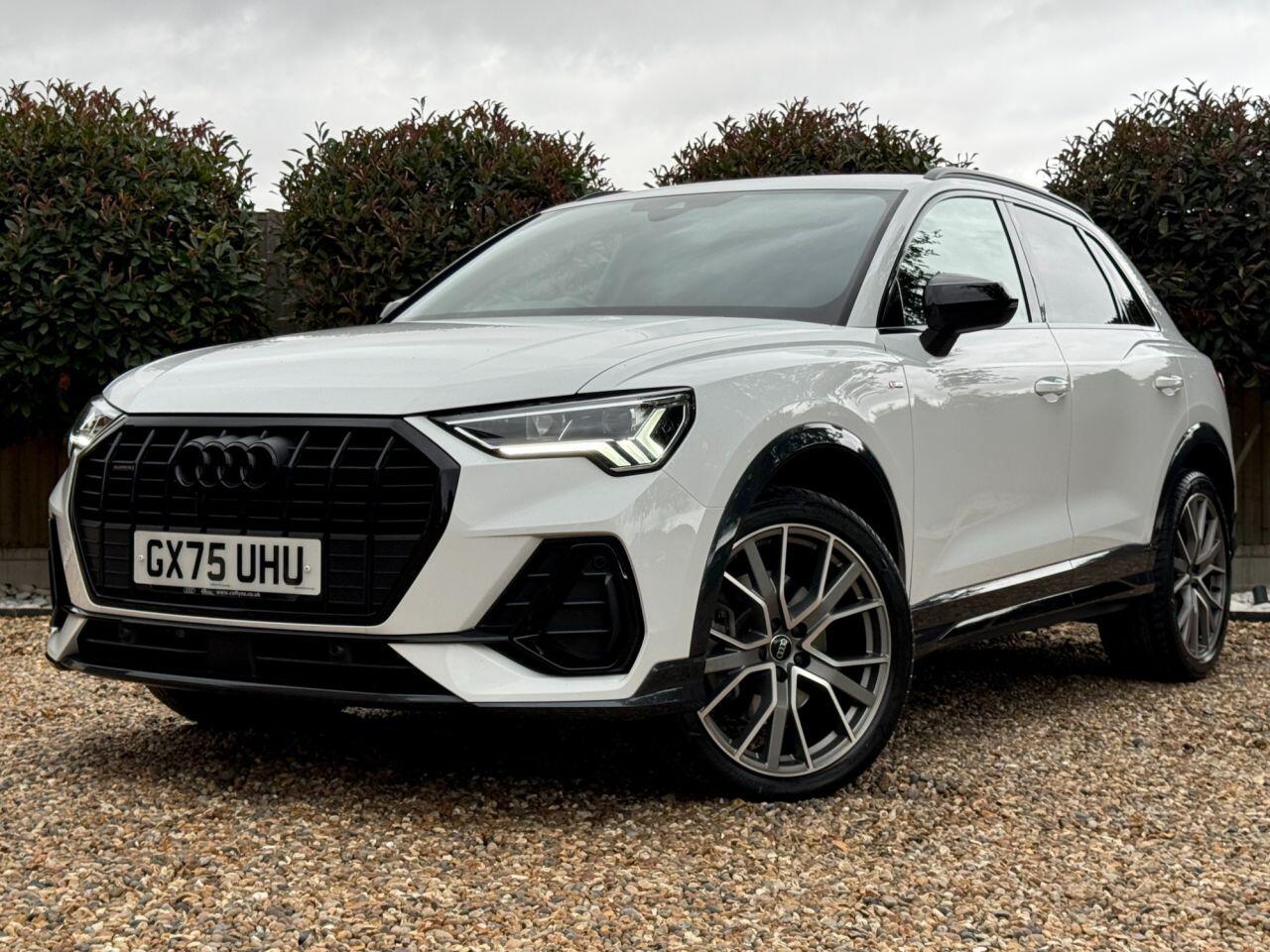 Audi Q3 view 5
