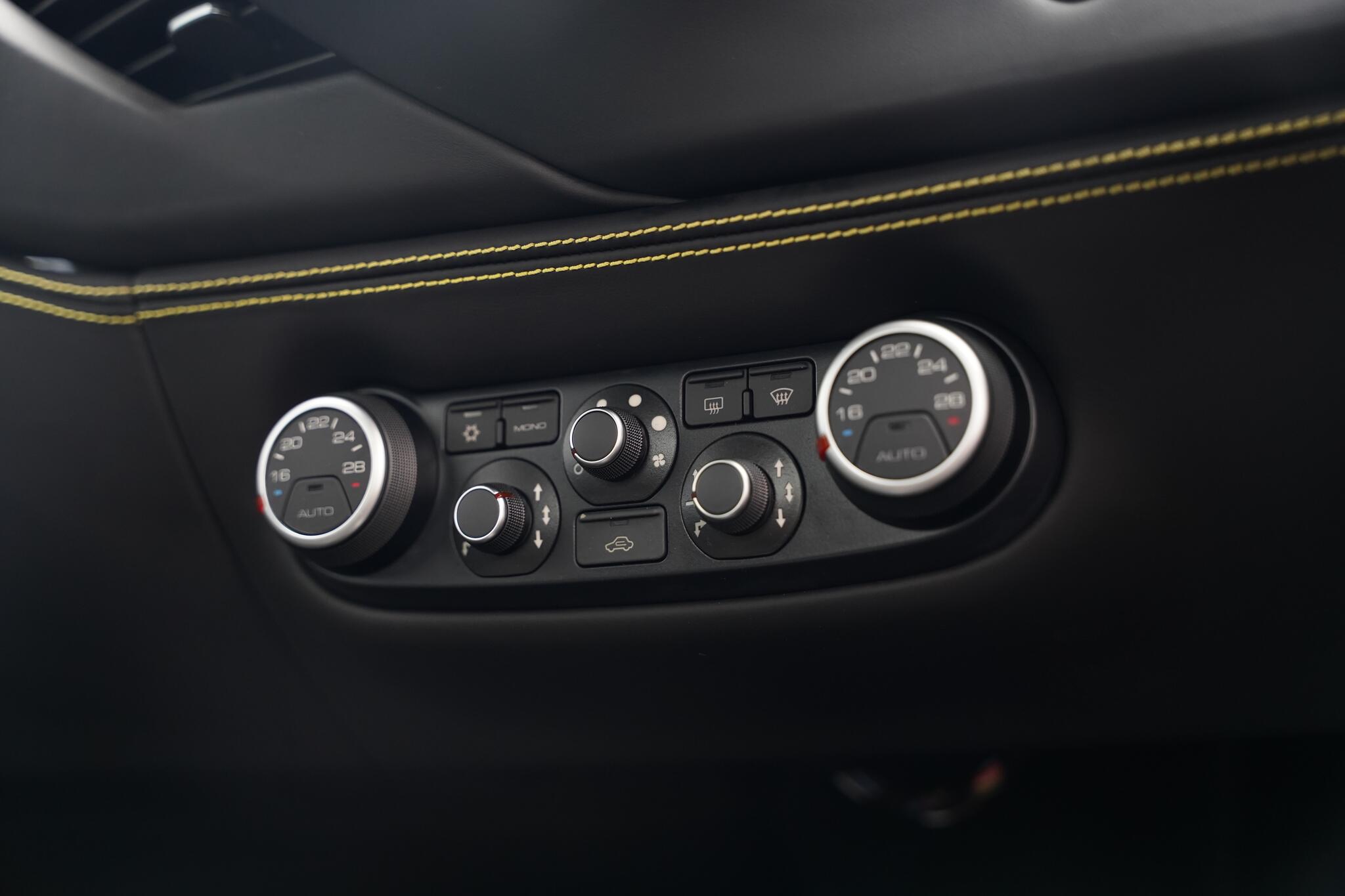 Ferrari 488 view 100