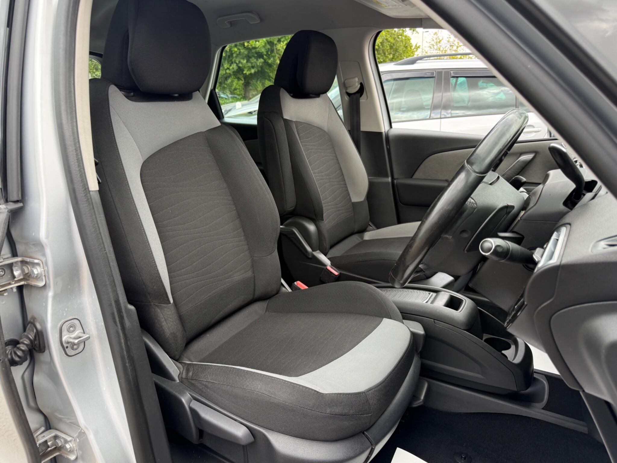 Citroen C4 Picasso - Image 30