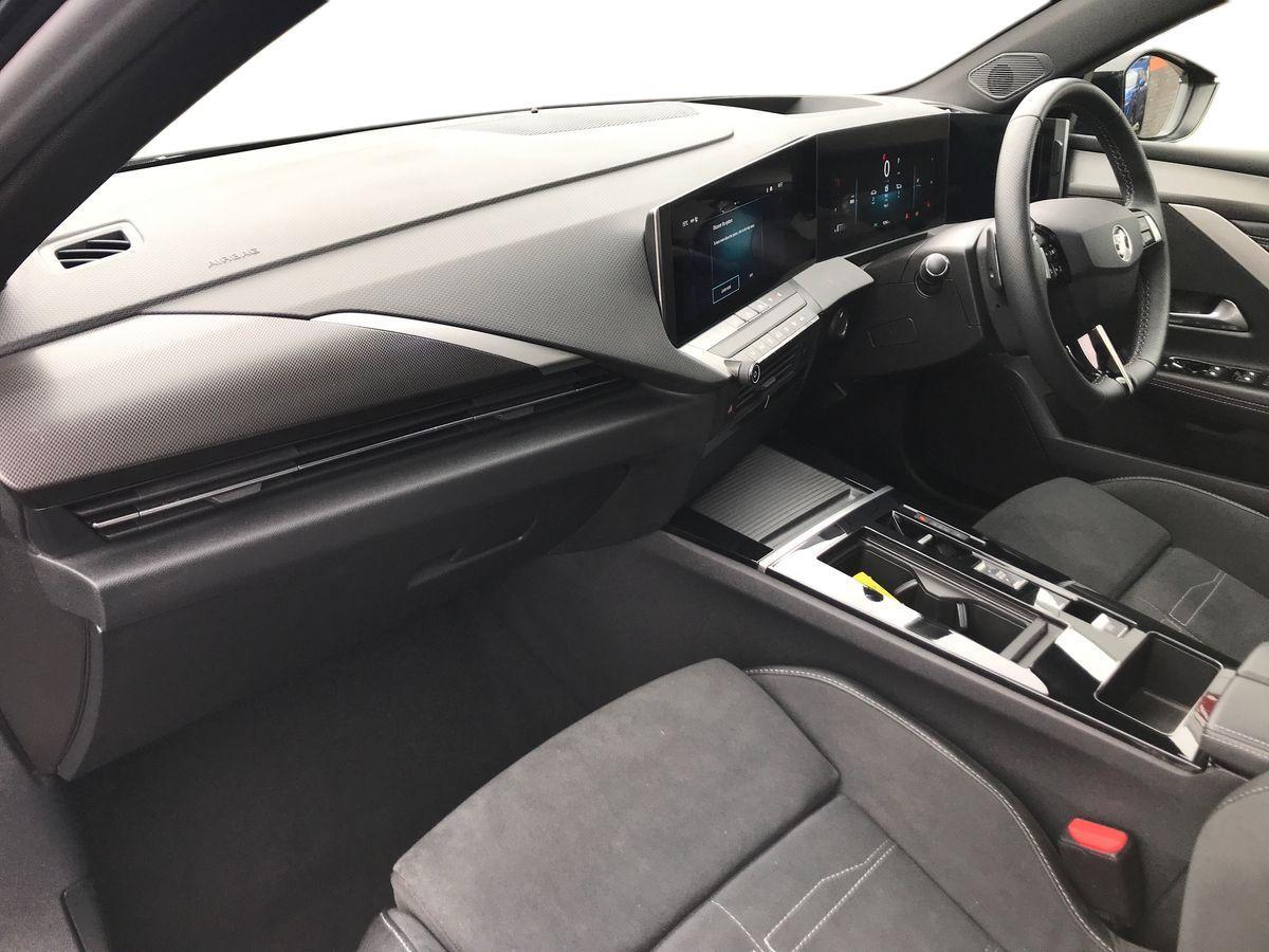 Vauxhall Astra view 5