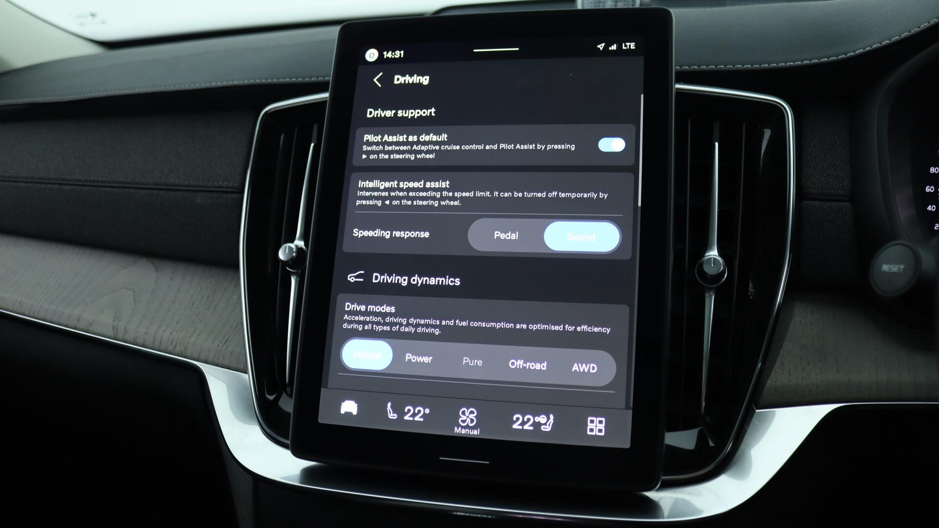 Volvo XC90 view 42