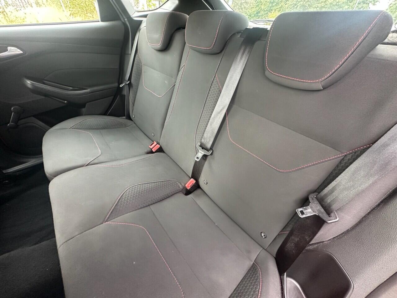 Ford Focus view 27