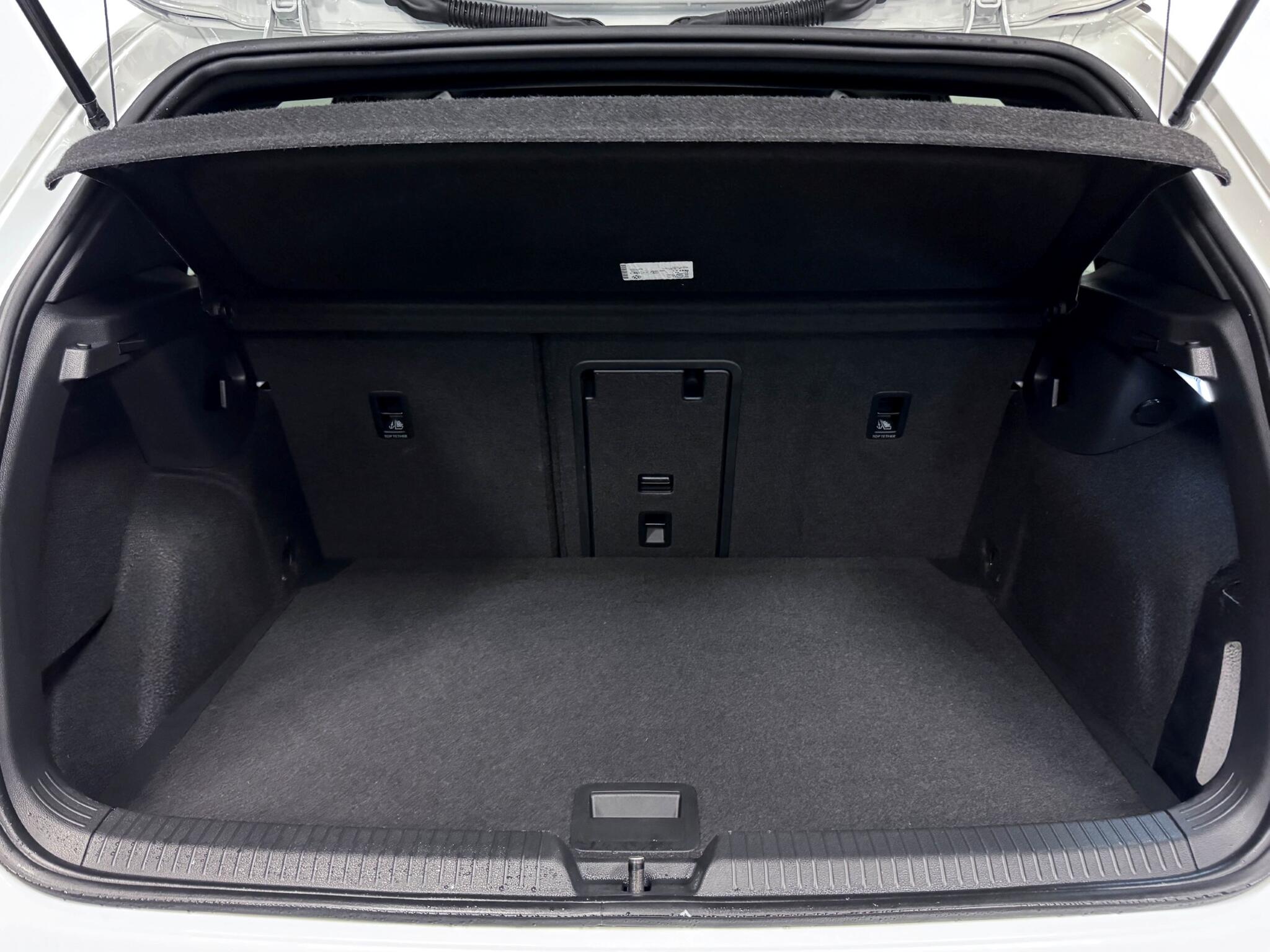 Volkswagen Golf view 7