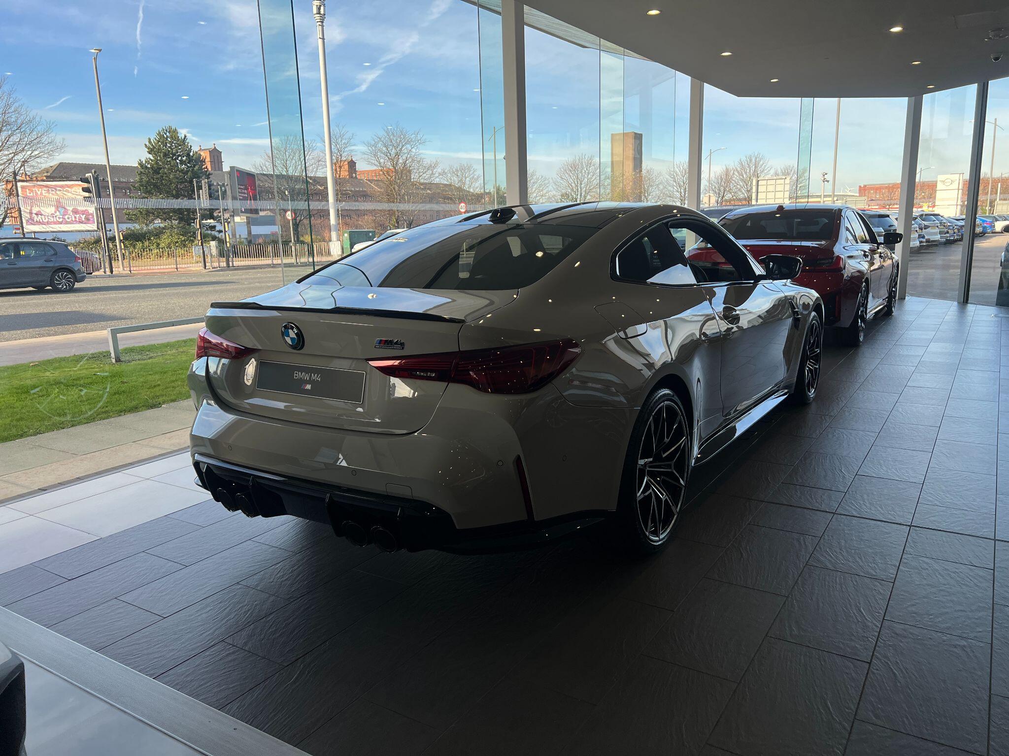 BMW M4 view 7