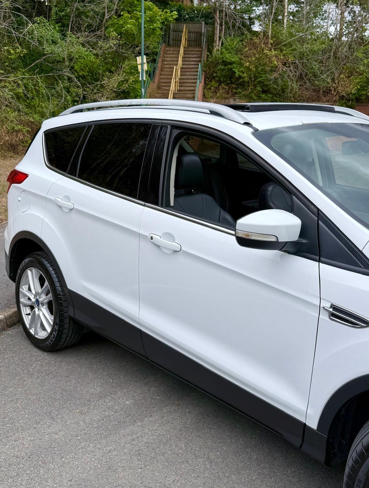 Ford Kuga view 60