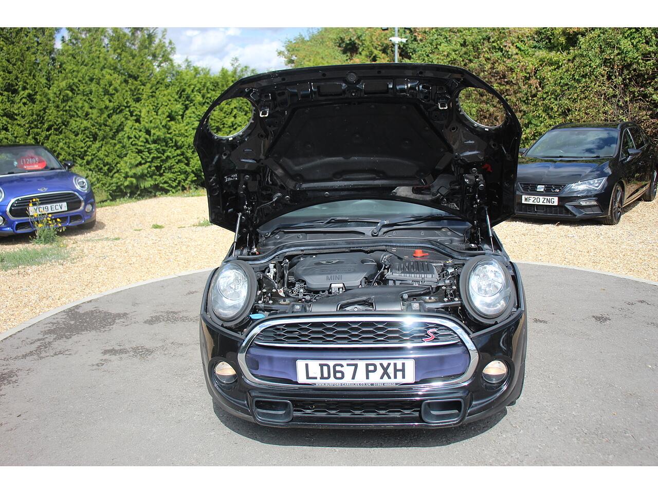 Mini Cooper view 32