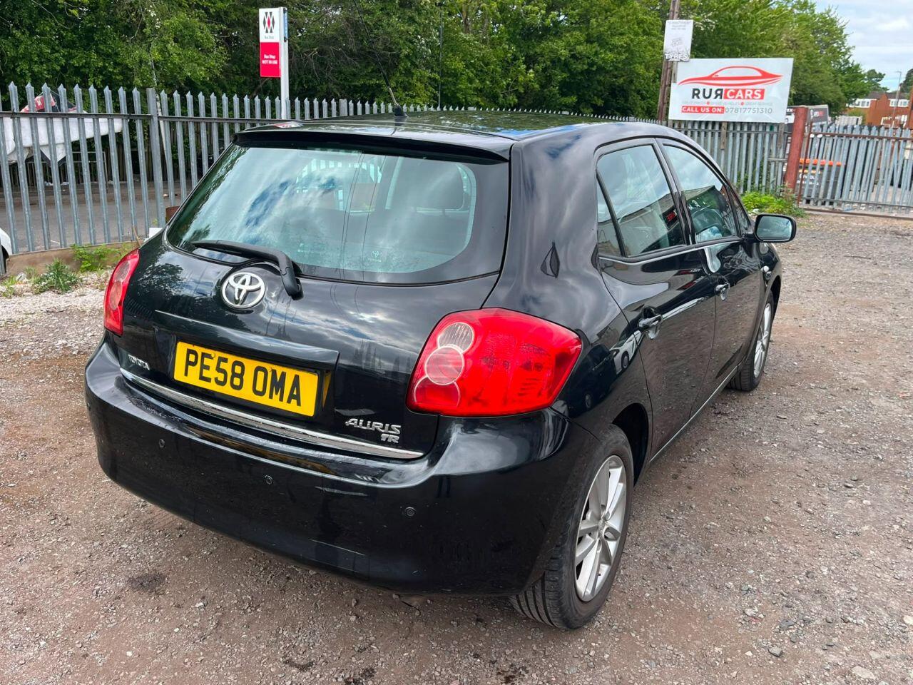 Toyota Auris view 9