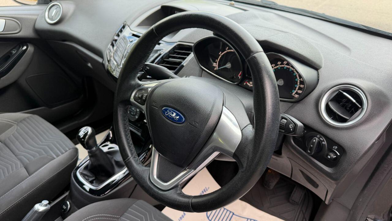 Ford Fiesta view 11
