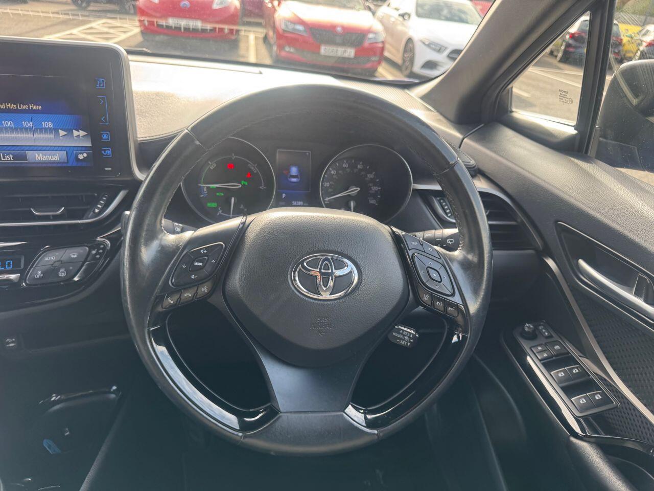 Toyota C-HR view 18