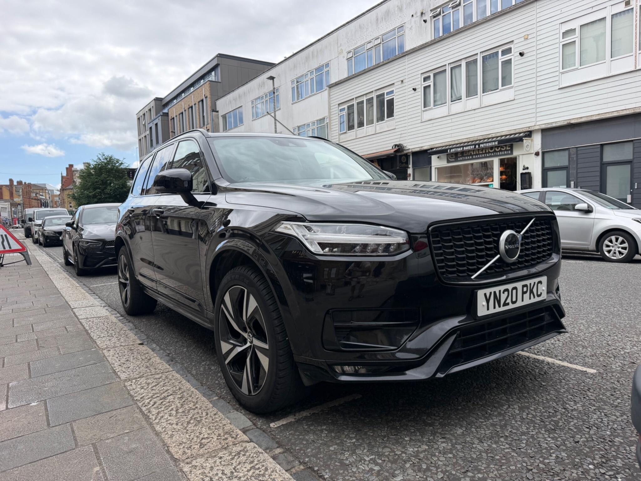 Volvo XC90 view 6