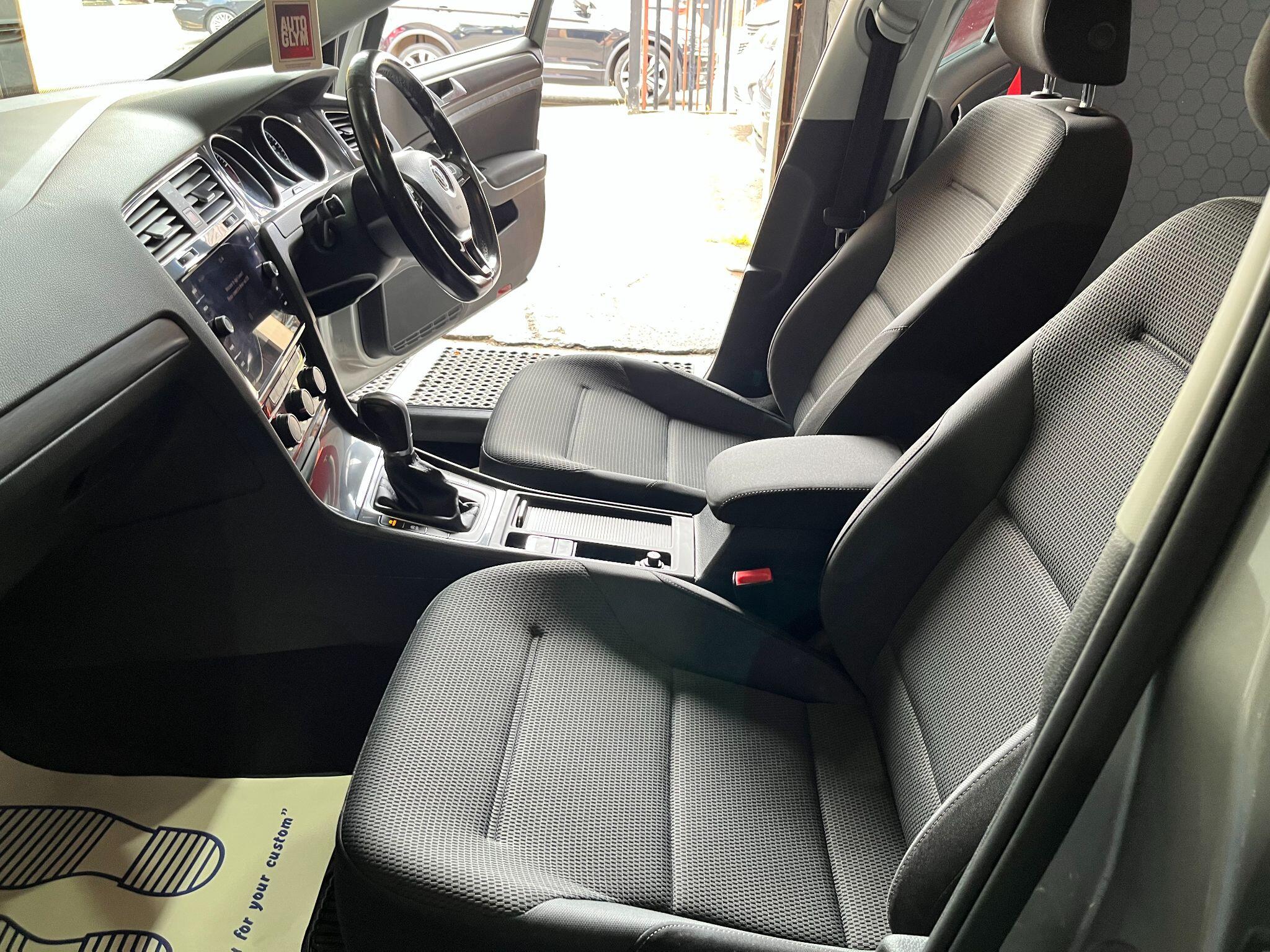 Volkswagen Golf view 39