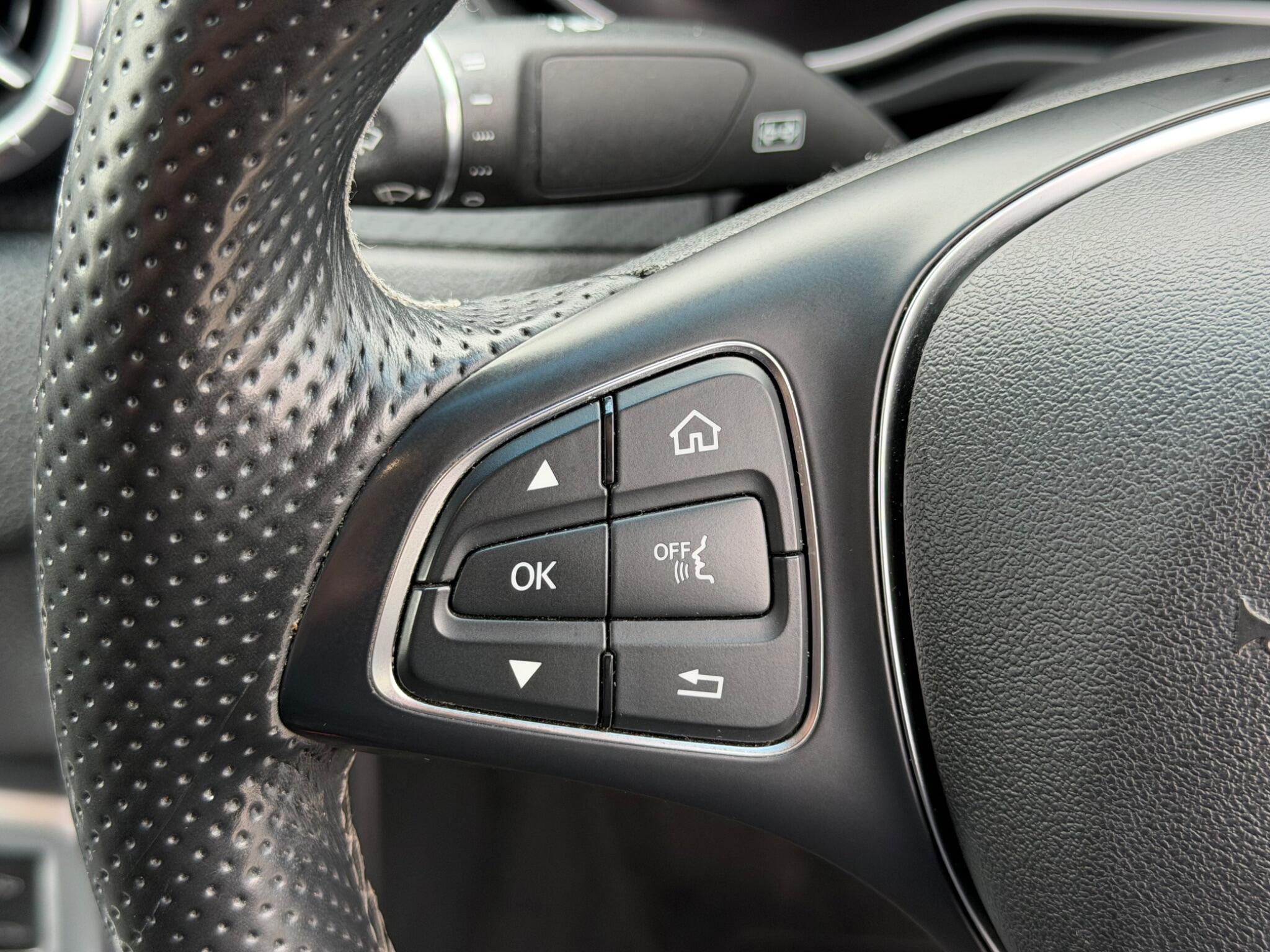 Mercedes-Benz X-Class view 29