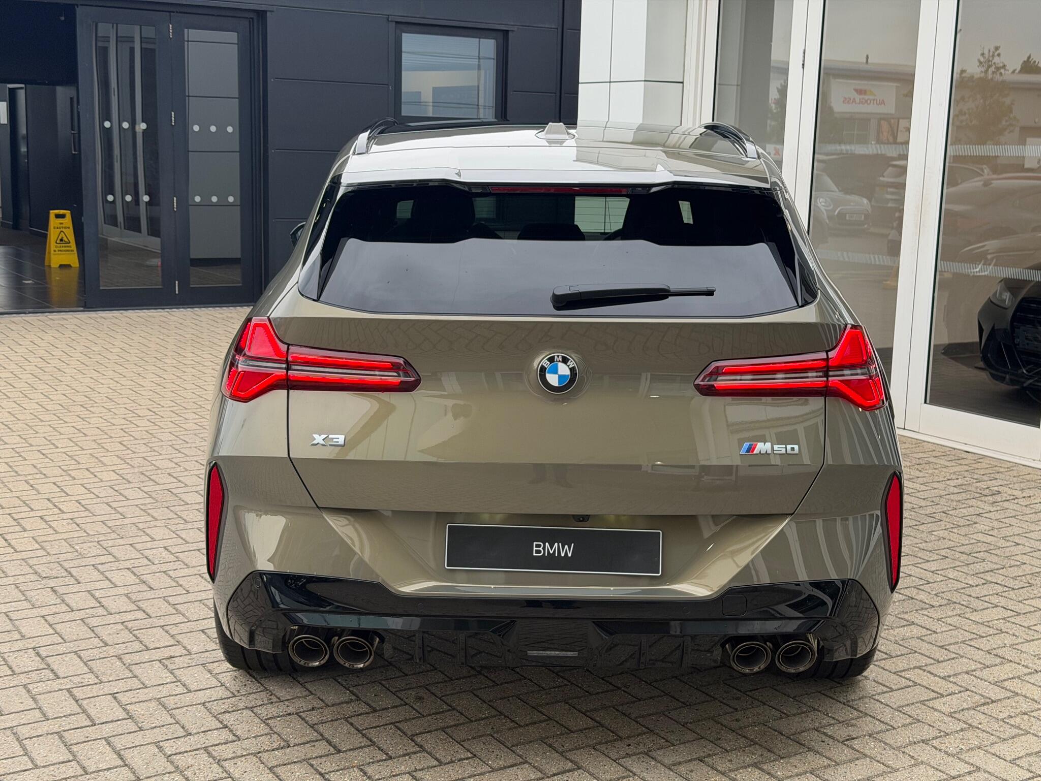 BMW X3 view 4