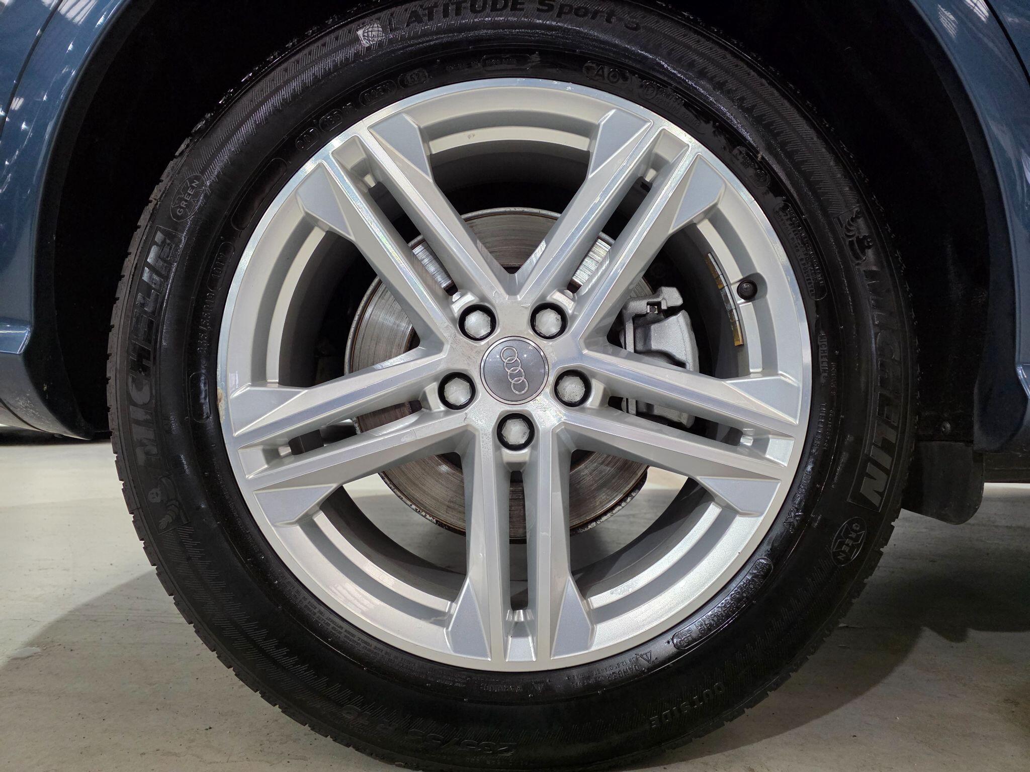 Audi Q5 view 35