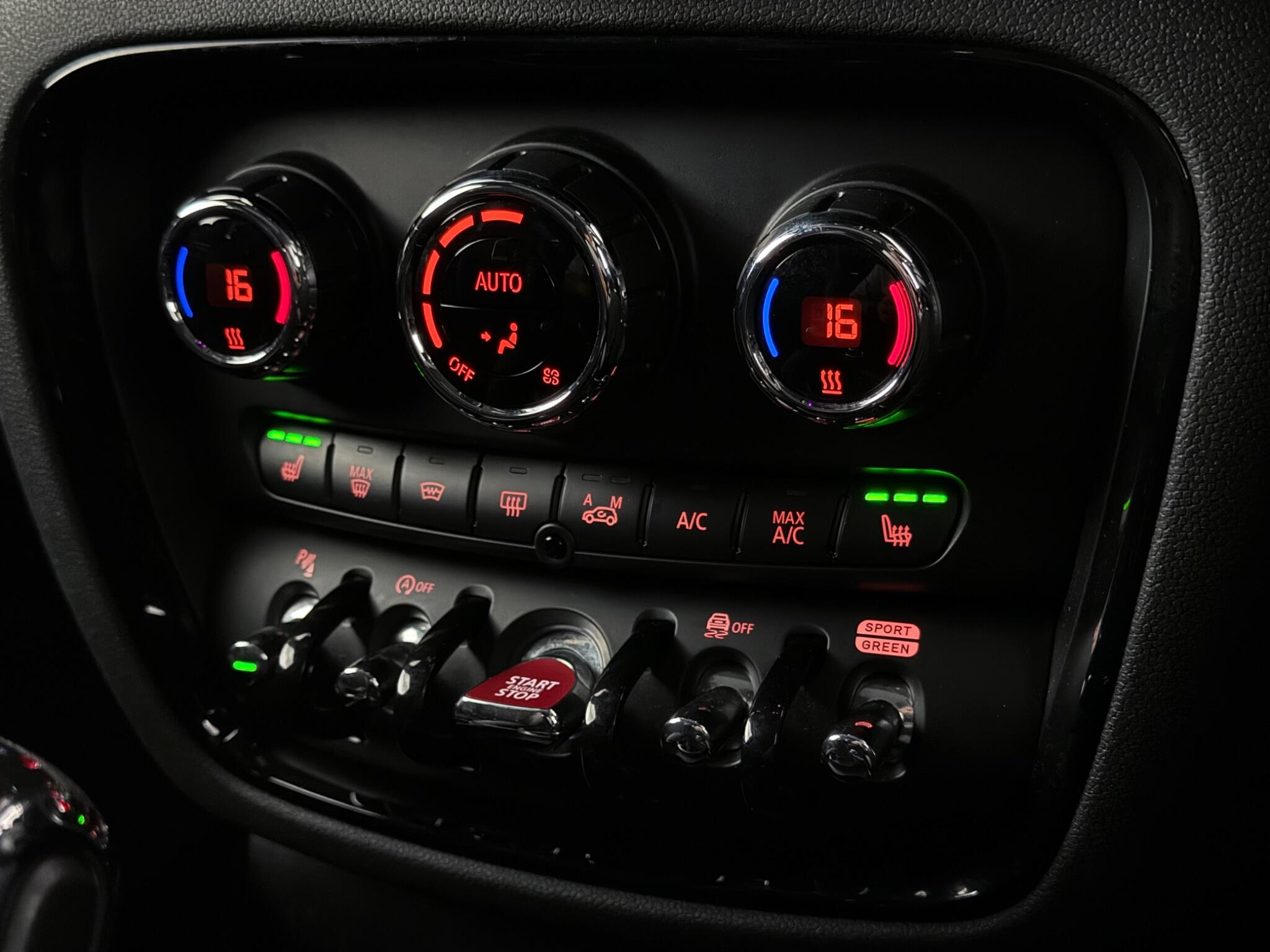 MINI Clubman view 24