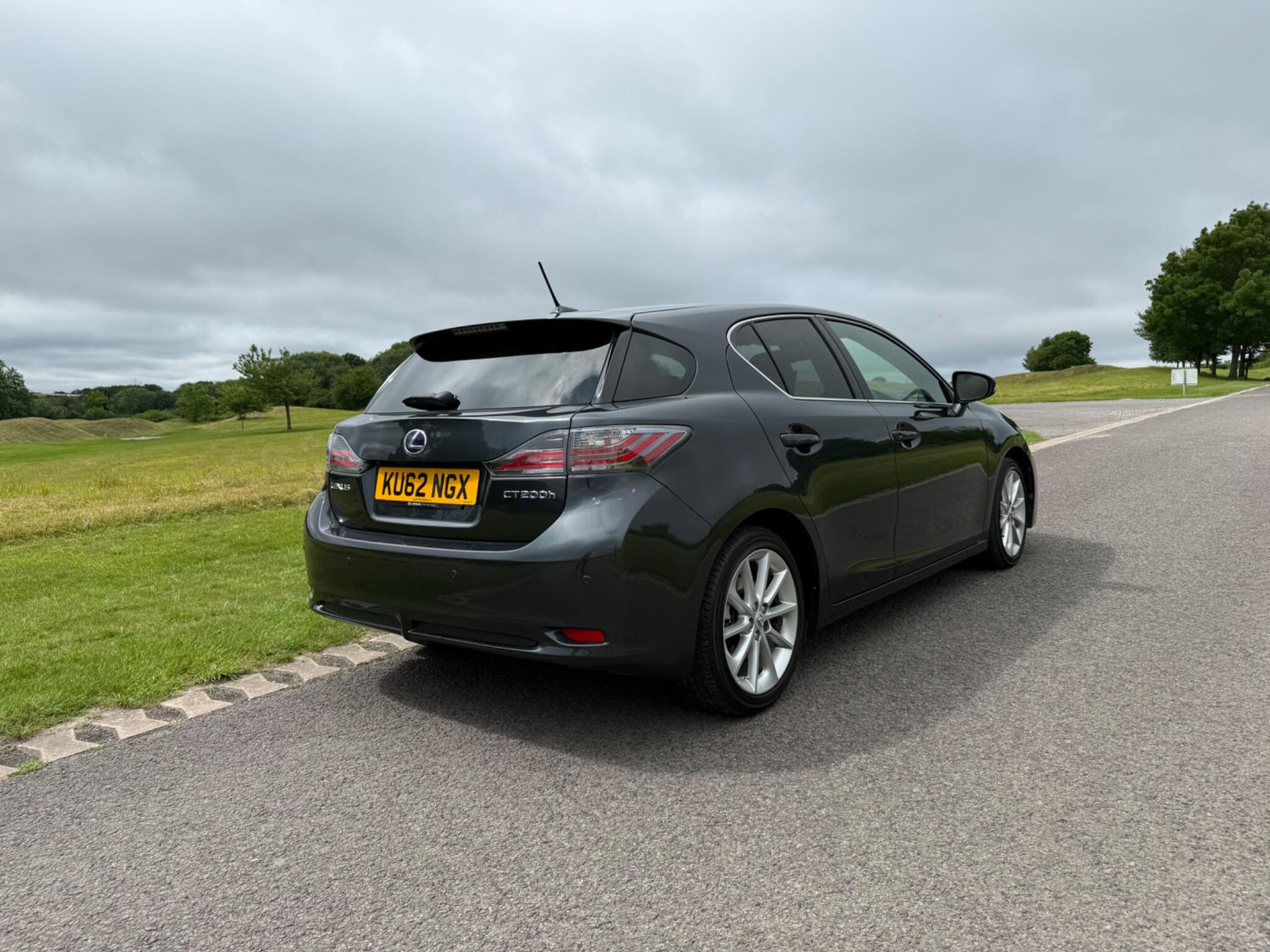 Lexus CT view 12